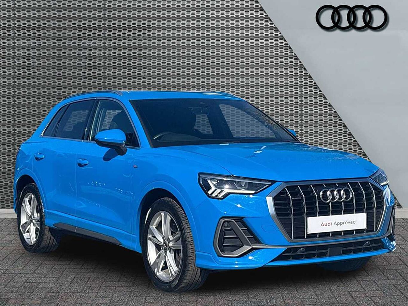 Main listing image - Audi Q3