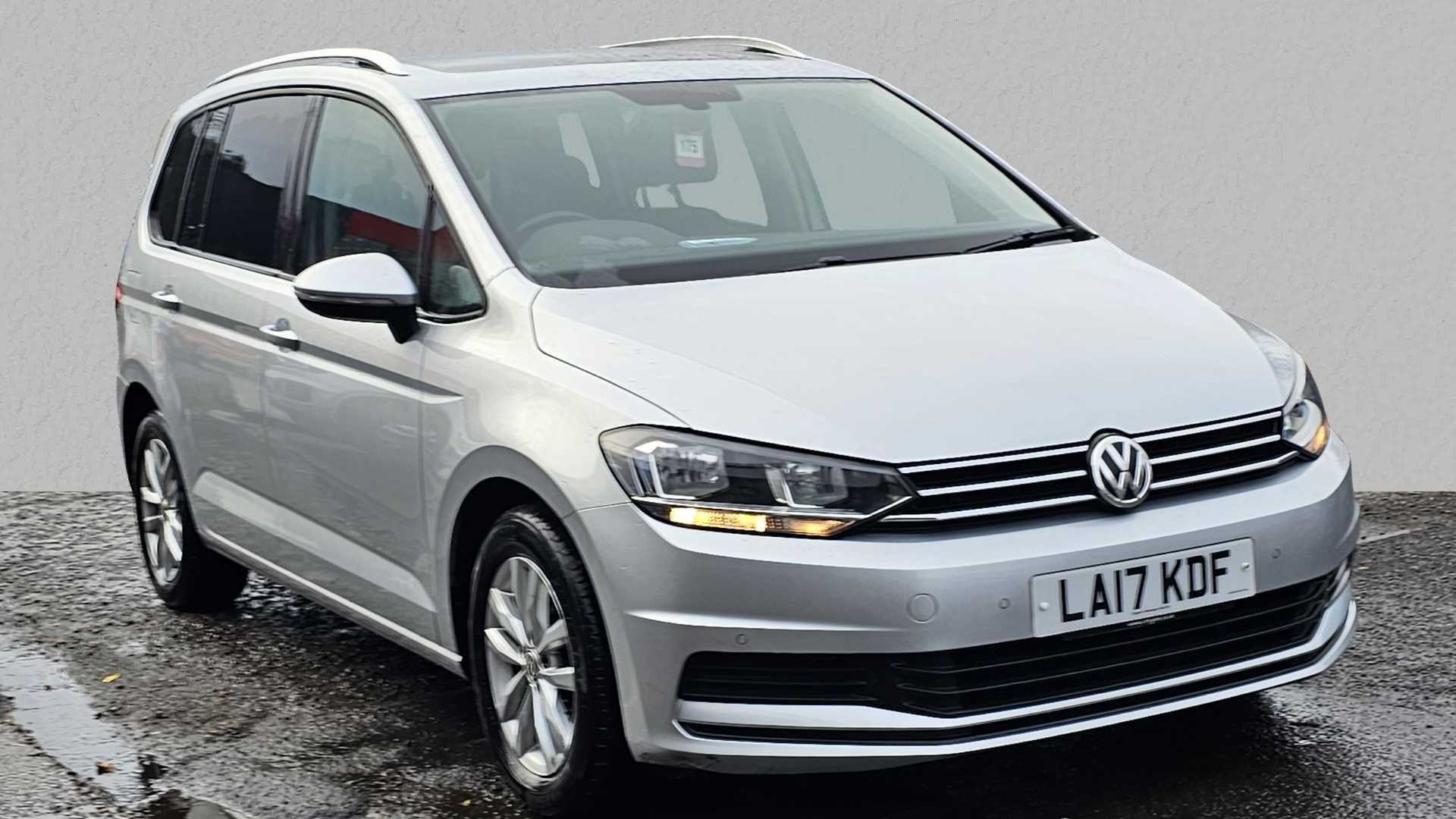 Main listing image - Volkswagen Touran