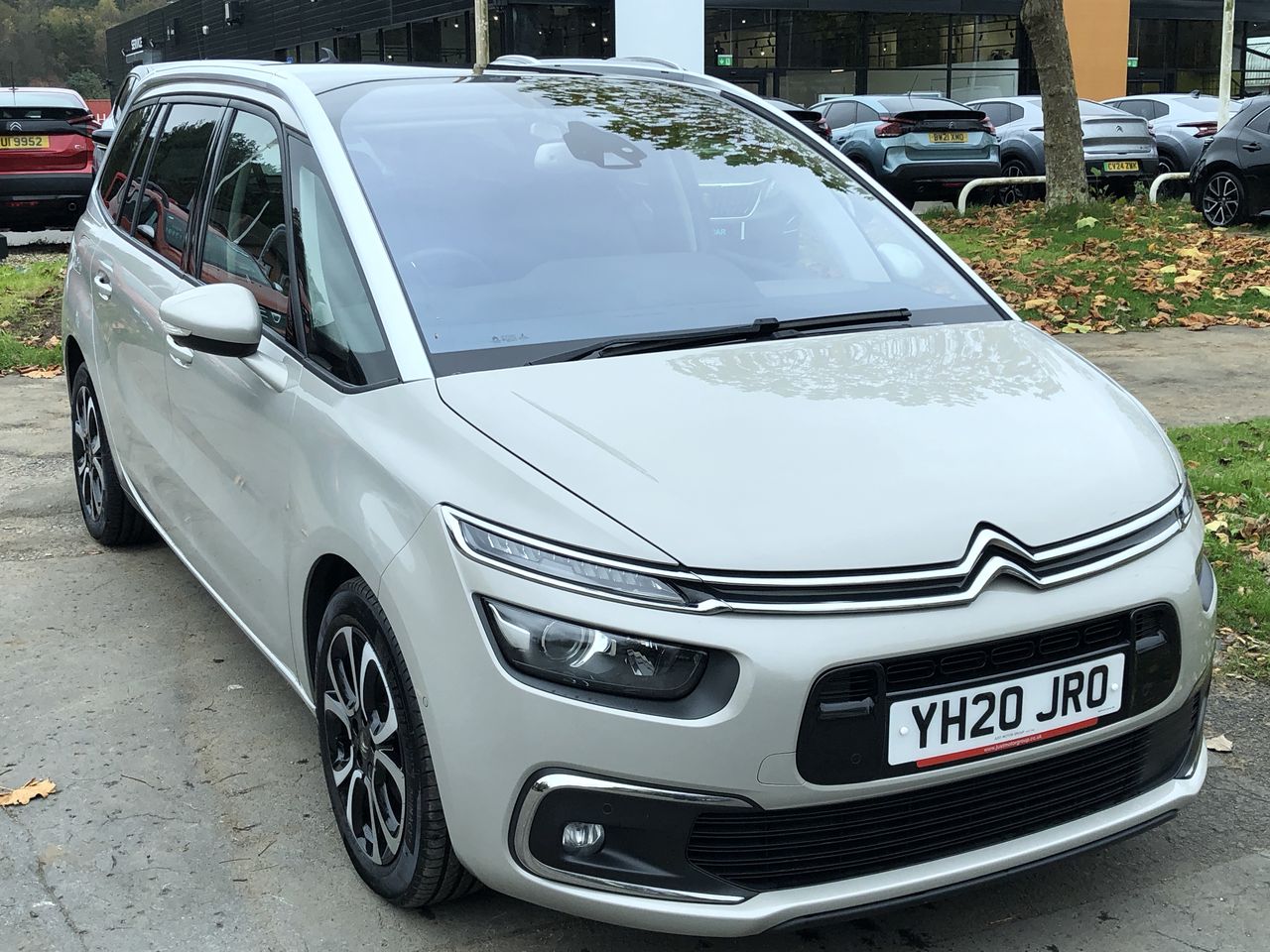 Main listing image - Citroen Grand C4 SpaceTourer