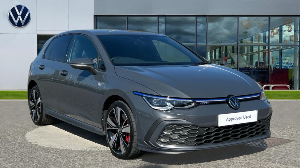 Main listing image - Volkswagen Golf GTE