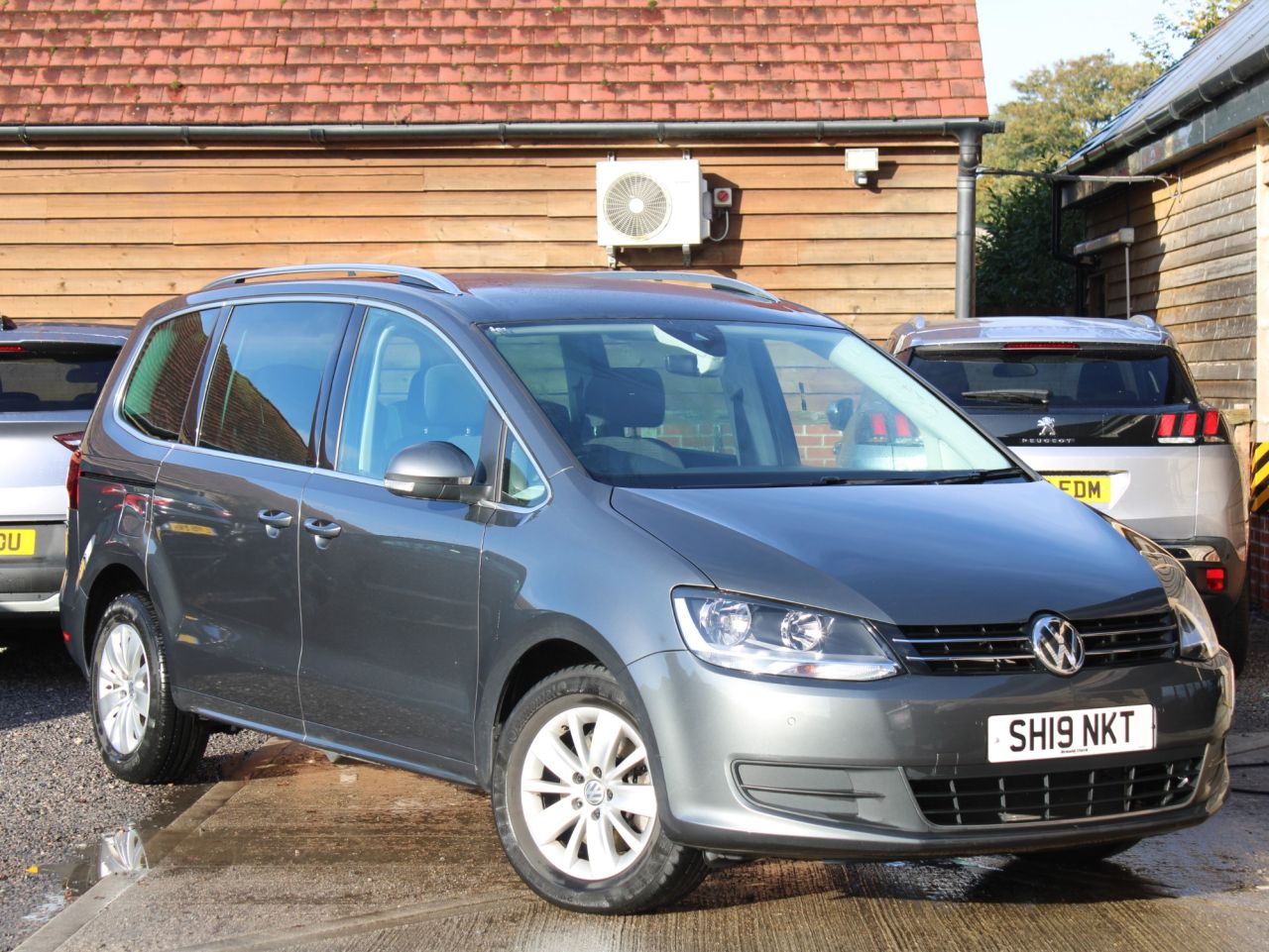 Main listing image - Volkswagen Sharan