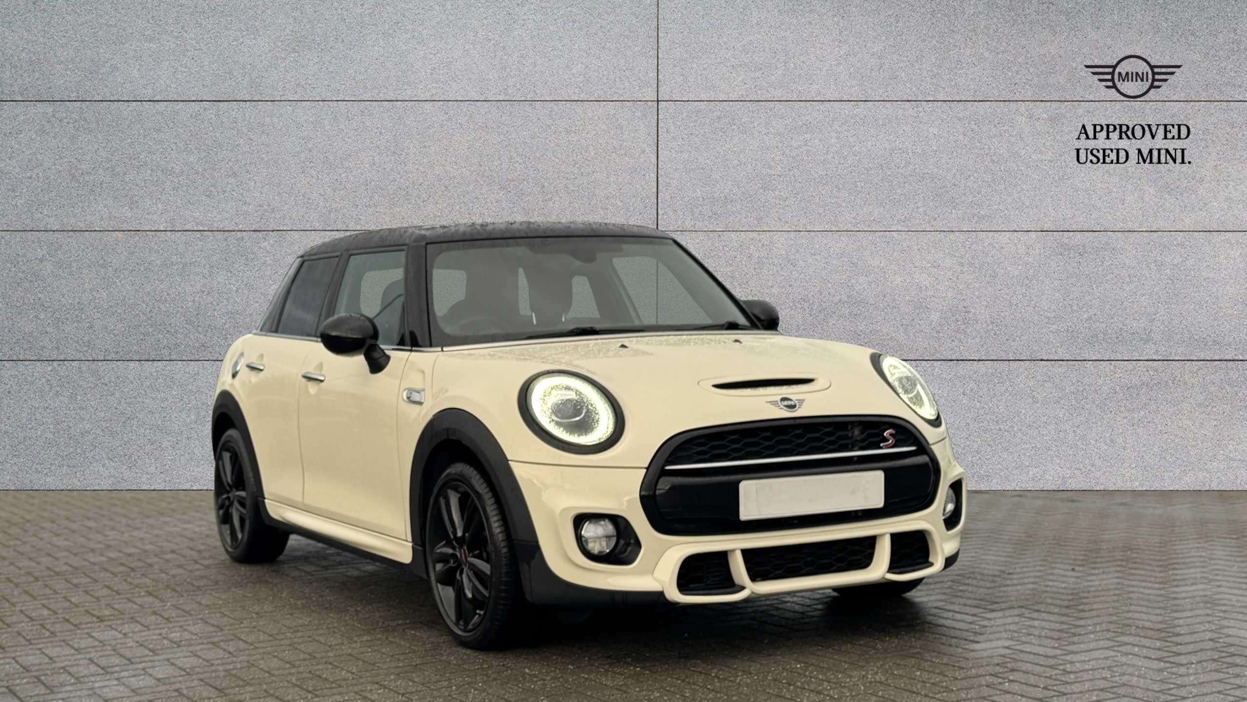 Main listing image - MINI Hatchback 5dr