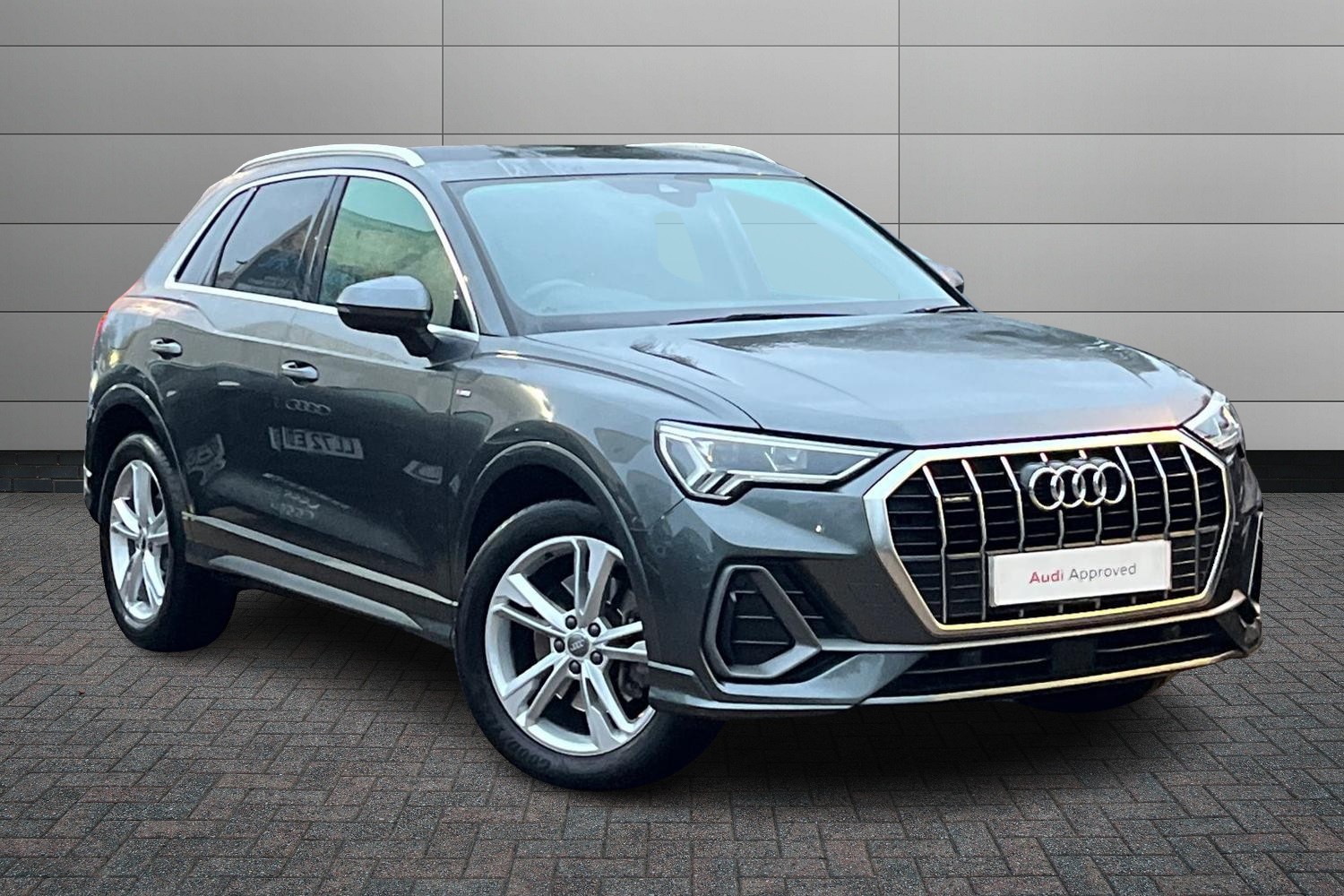 Main listing image - Audi Q3