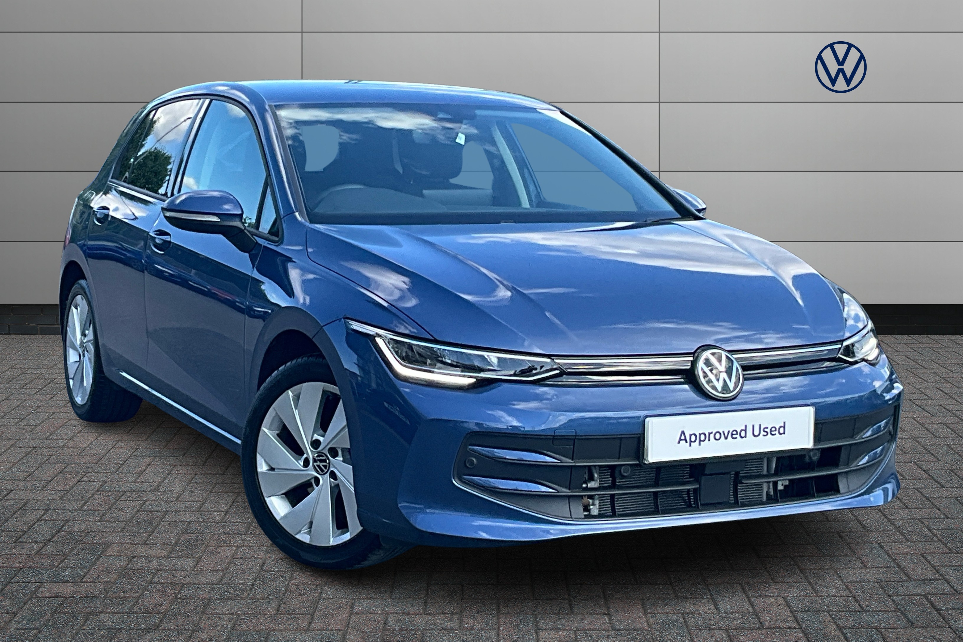 Main listing image - Volkswagen Golf