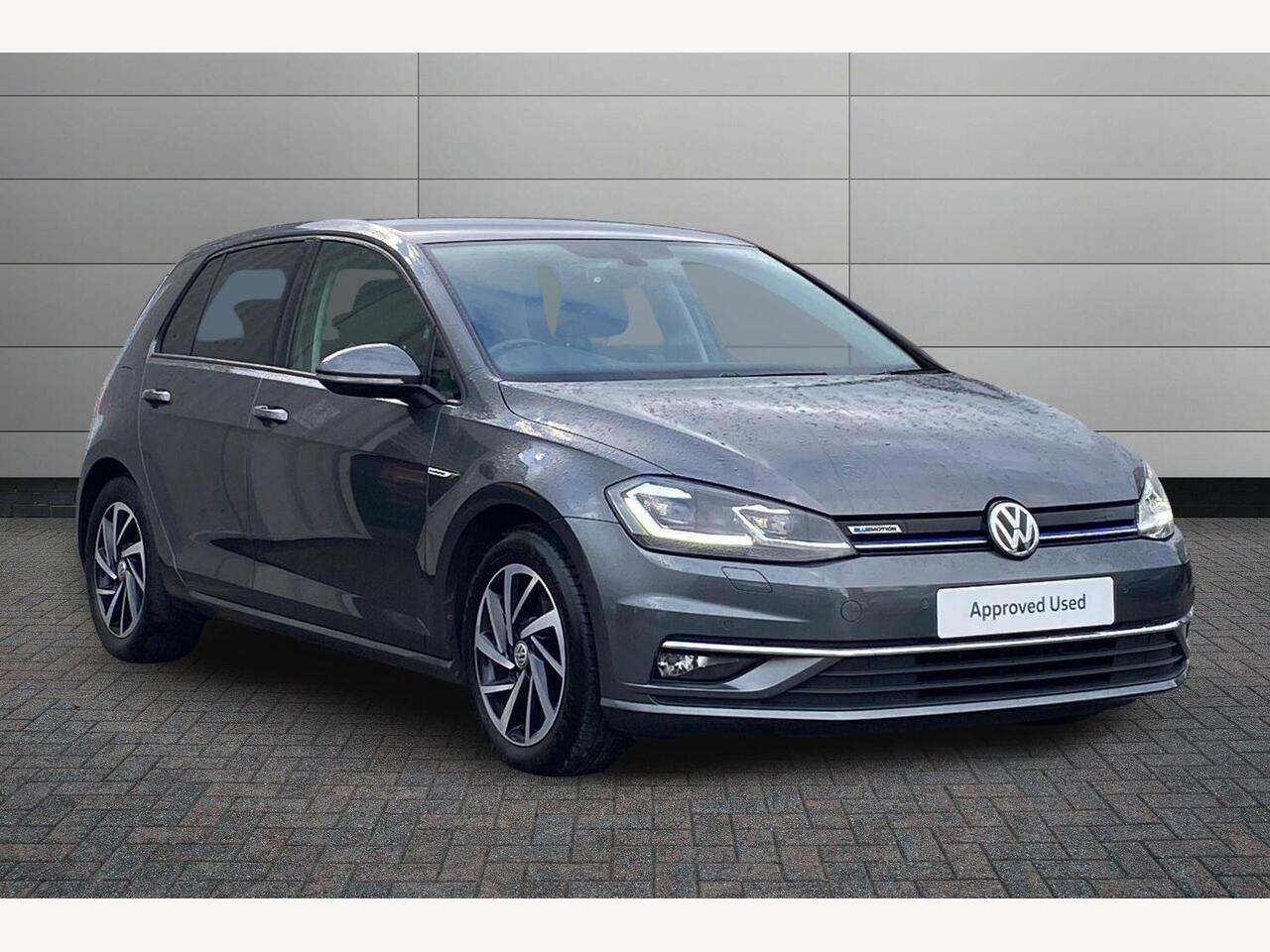 Main listing image - Volkswagen Golf