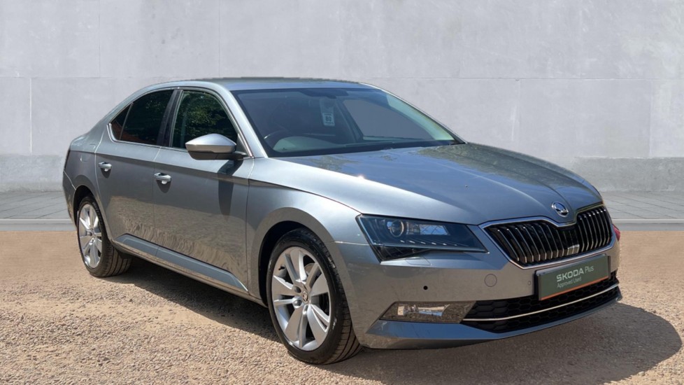 Main listing image - Skoda Superb