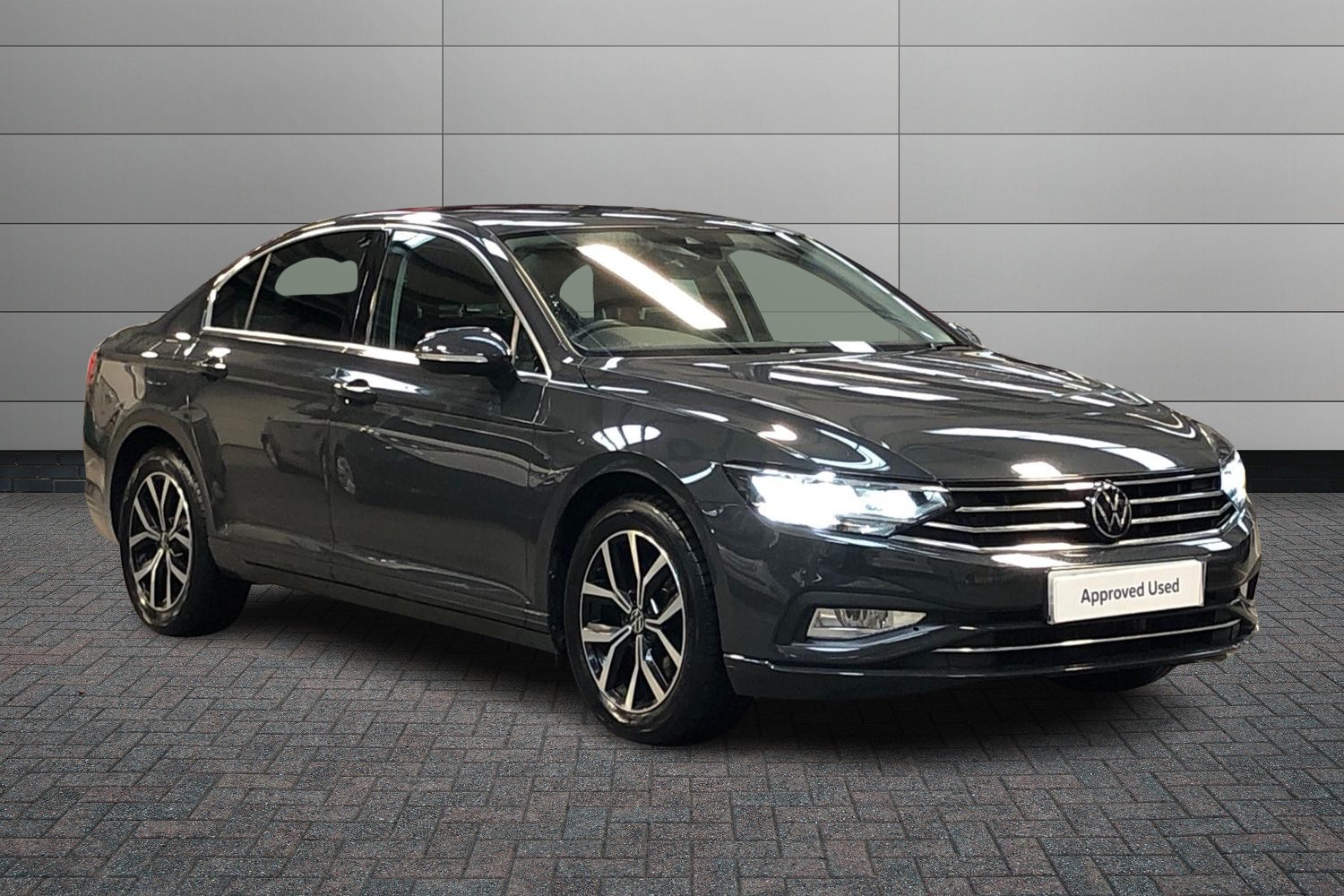 Main listing image - Volkswagen Passat