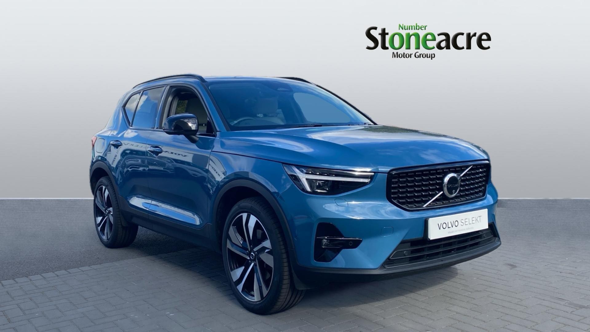 Main listing image - Volvo XC40