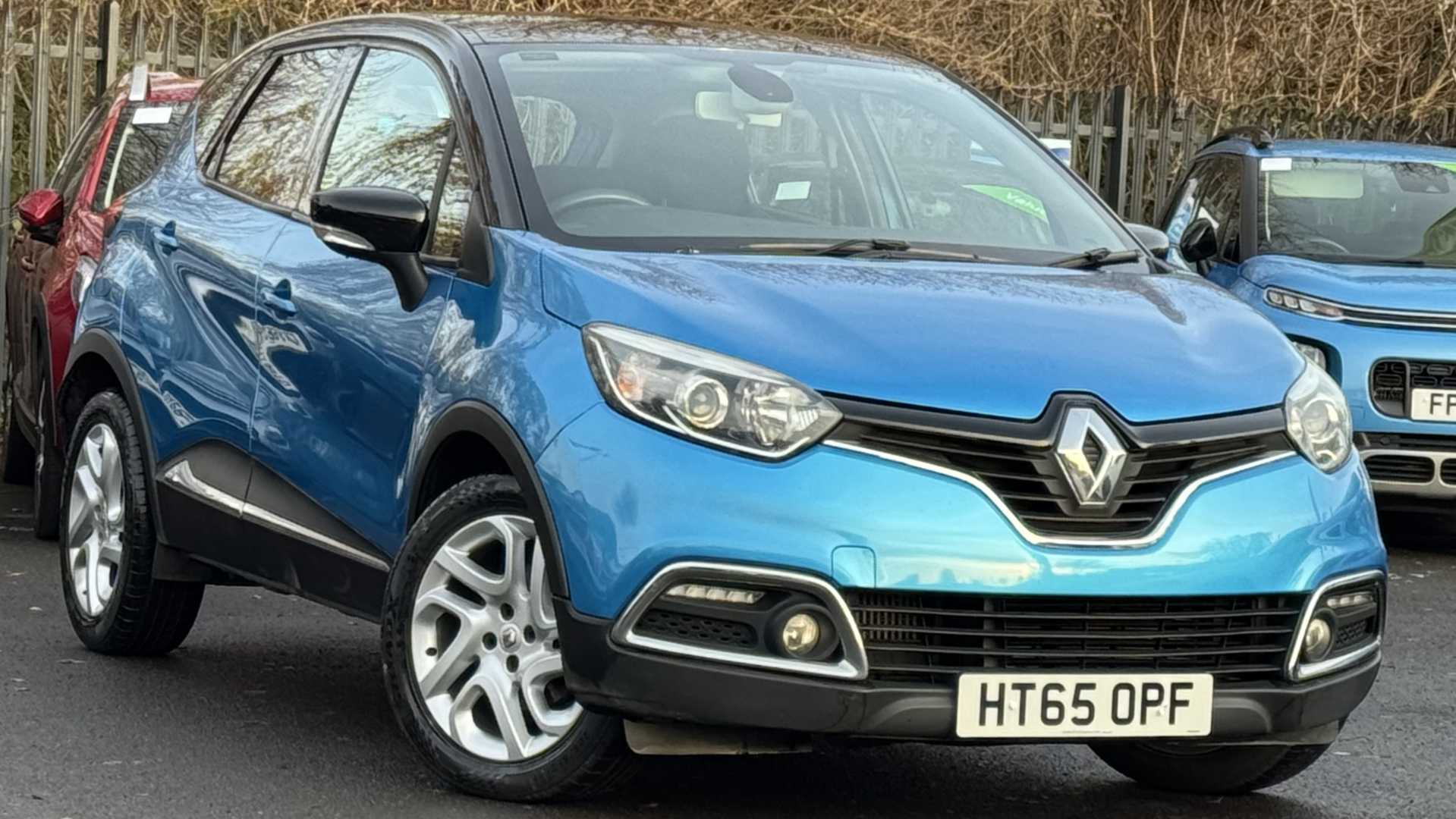 Main listing image - Renault Captur