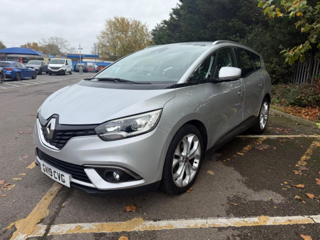 Main listing image - Renault Grand Scenic