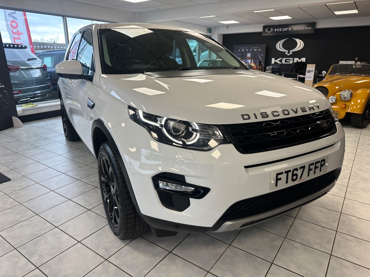 Main listing image - Land Rover Discovery Sport