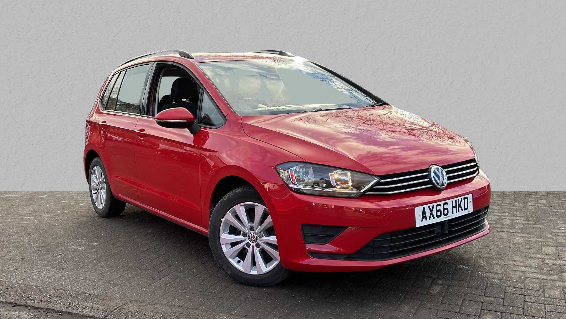 Main listing image - Volkswagen Golf SV