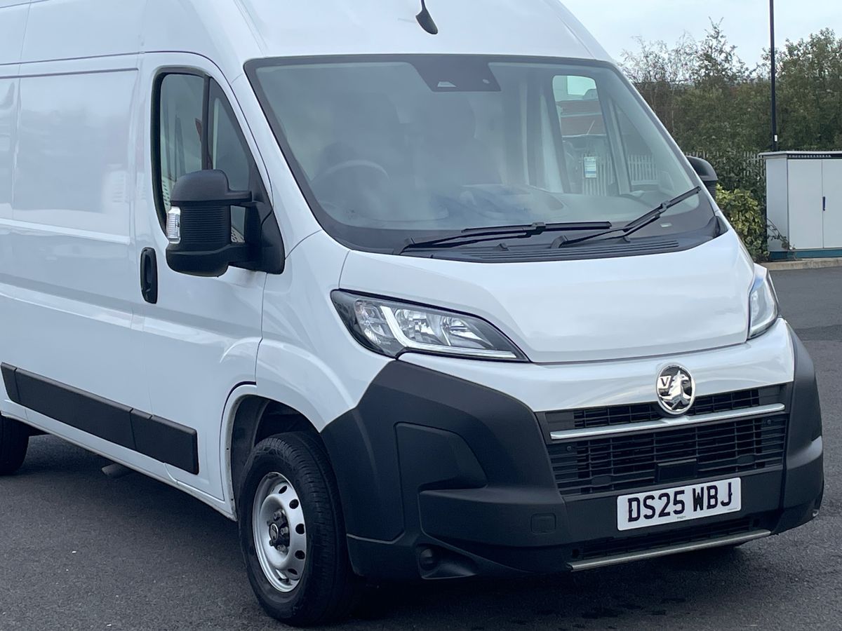 Main listing image - Vauxhall Movano