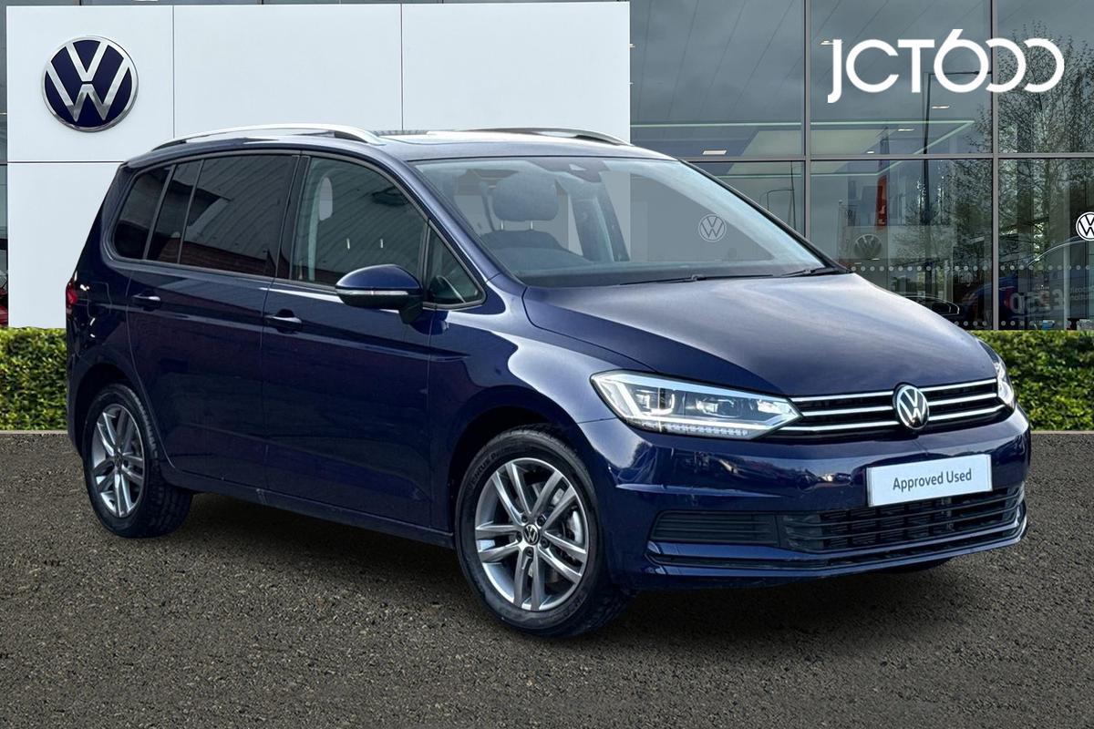 Main listing image - Volkswagen Touran
