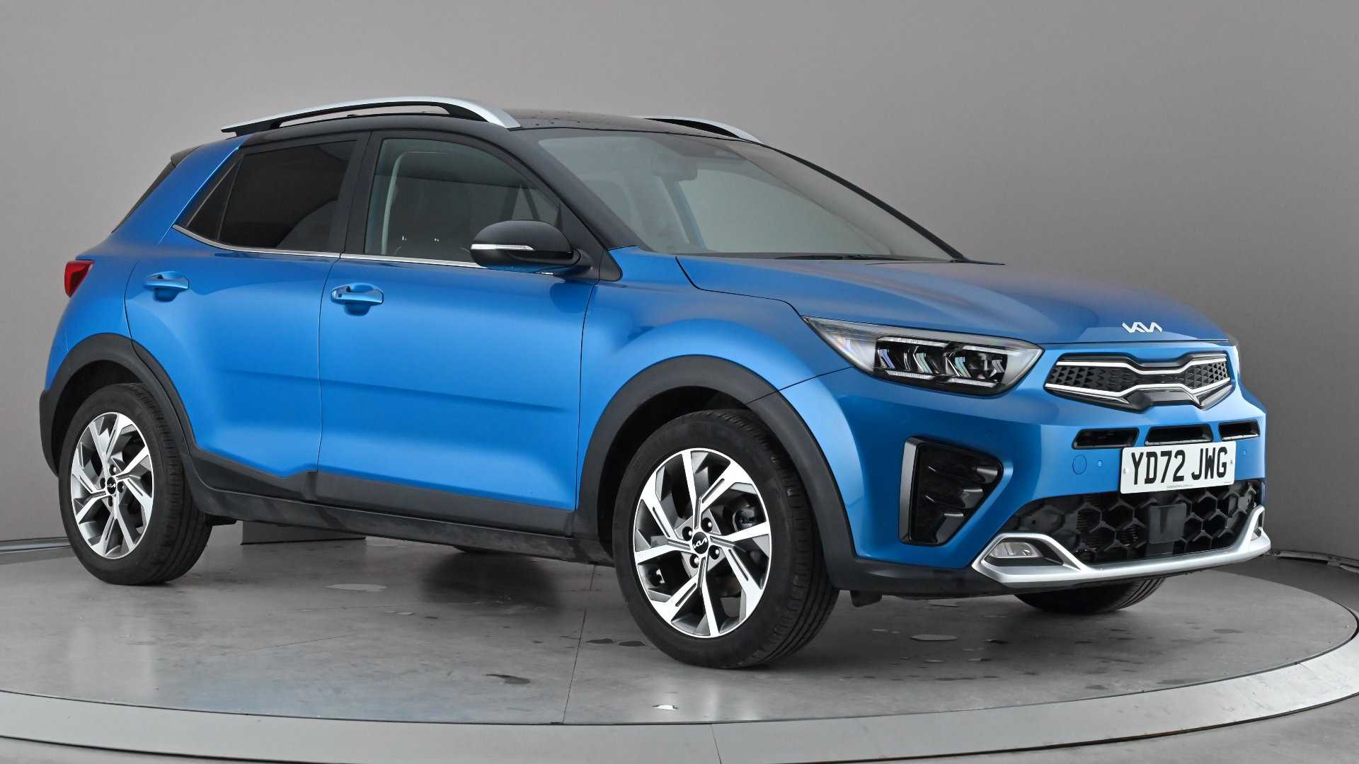 Main listing image - Kia Stonic