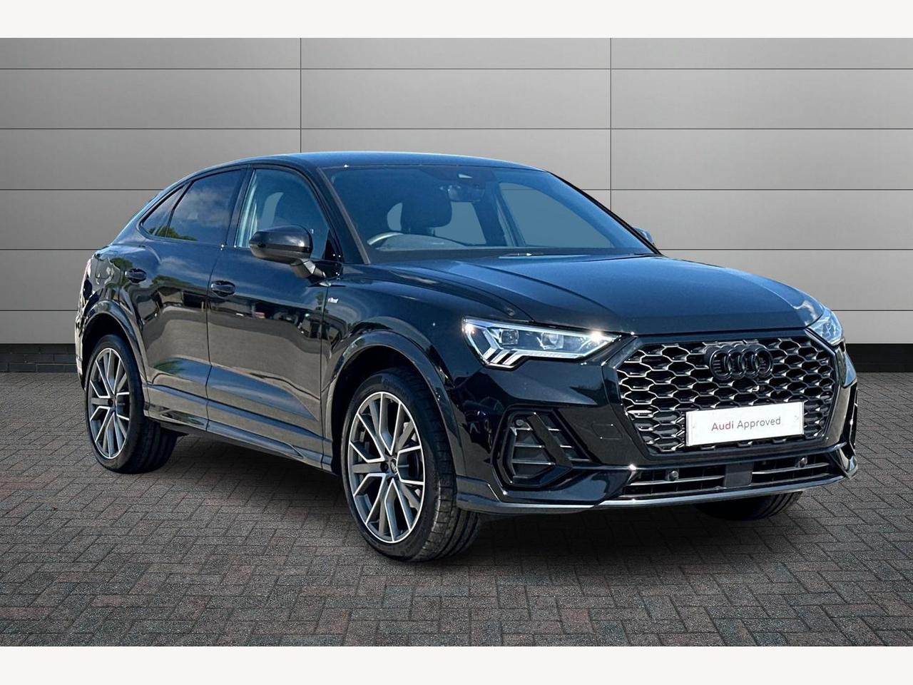 Main listing image - Audi Q3