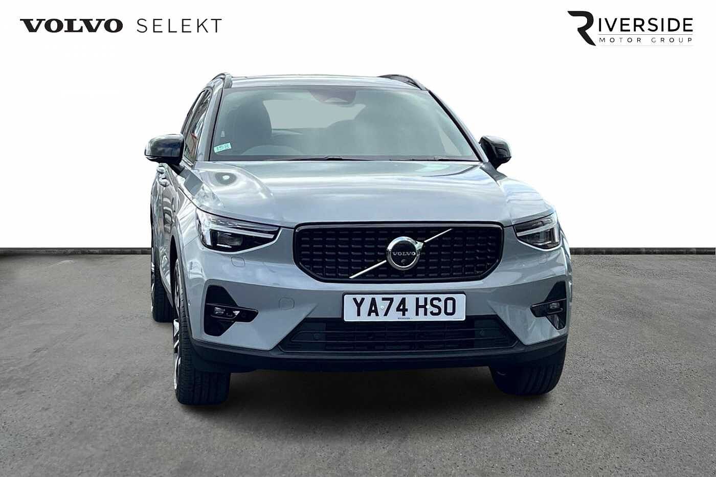 Main listing image - Volvo XC40