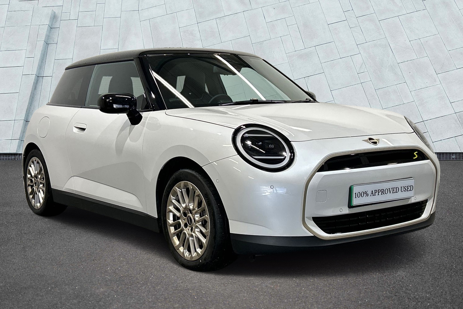 Main listing image - MINI Electric