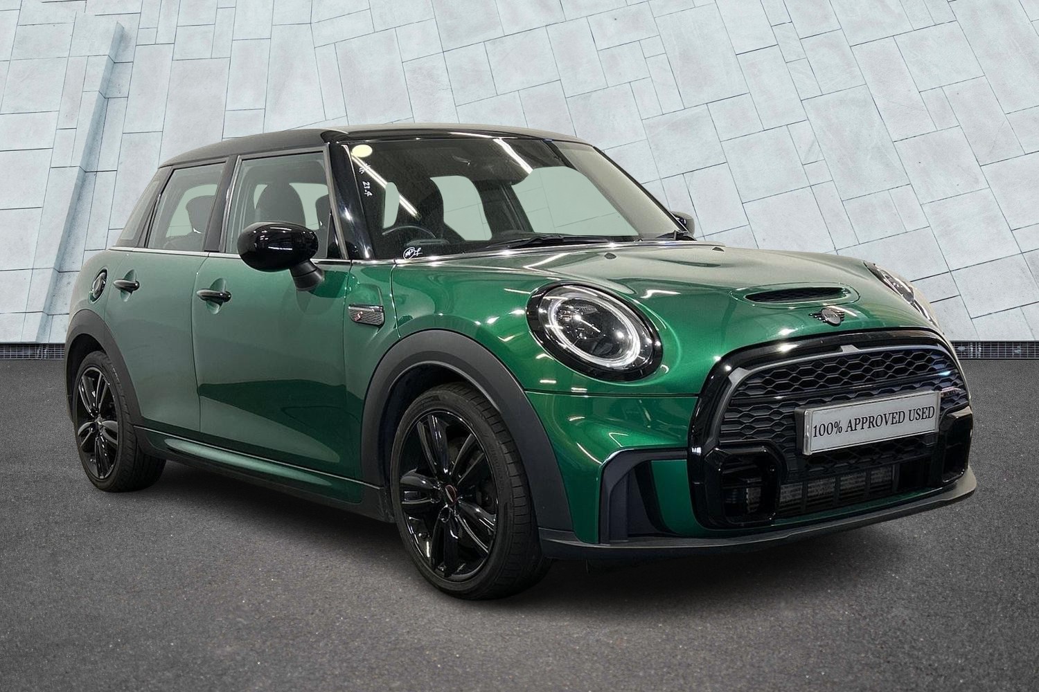 Main listing image - MINI Hatchback 5dr