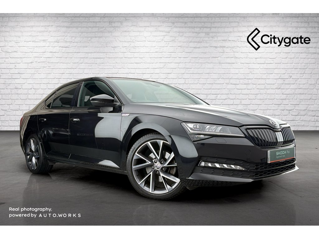 Main listing image - Skoda Superb