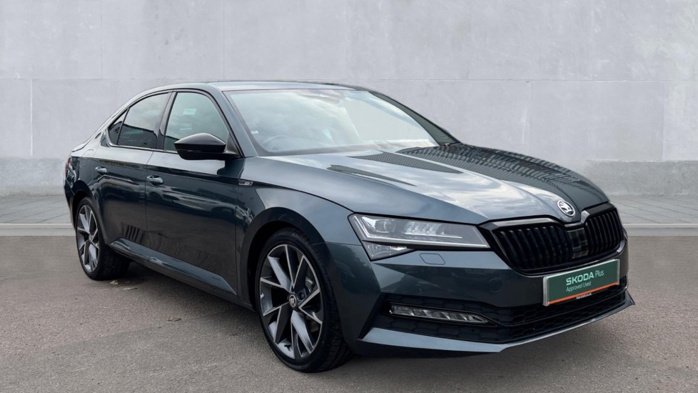 Main listing image - Skoda Superb