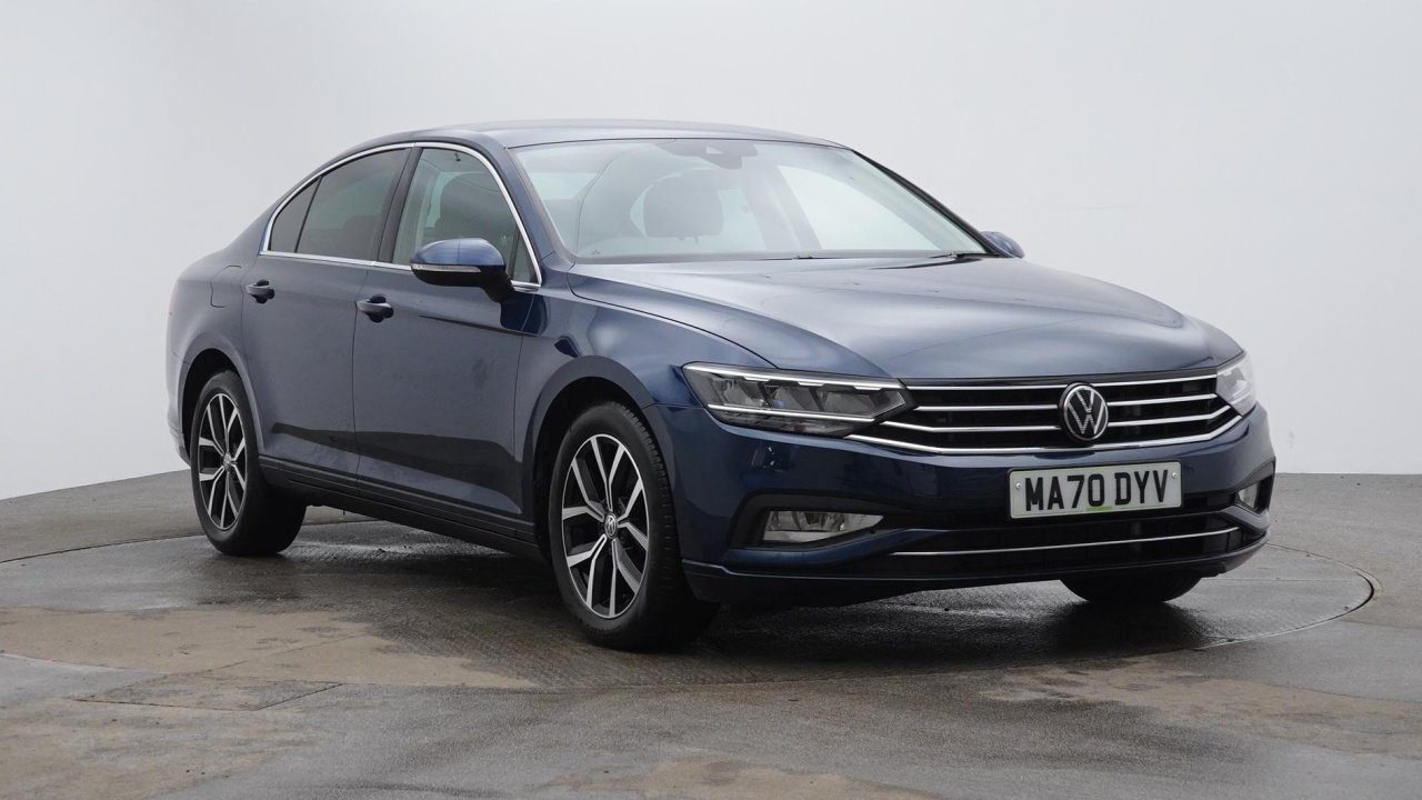 Main listing image - Volkswagen Passat