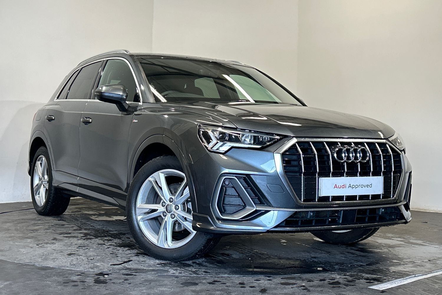 Main listing image - Audi Q3