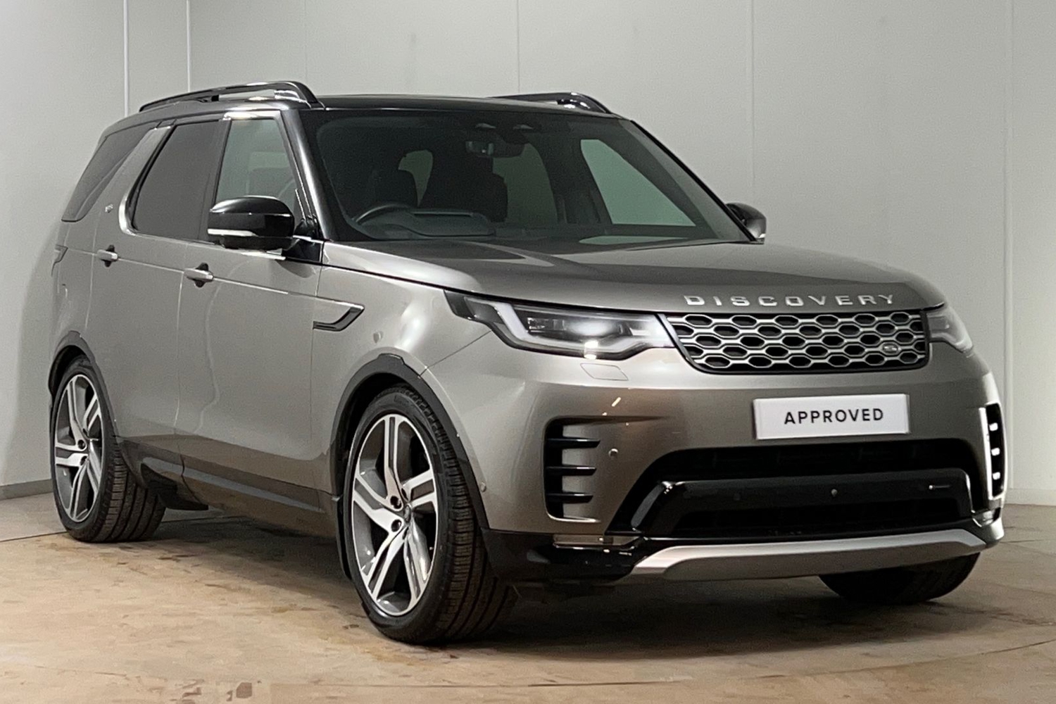 Main listing image - Land Rover Discovery