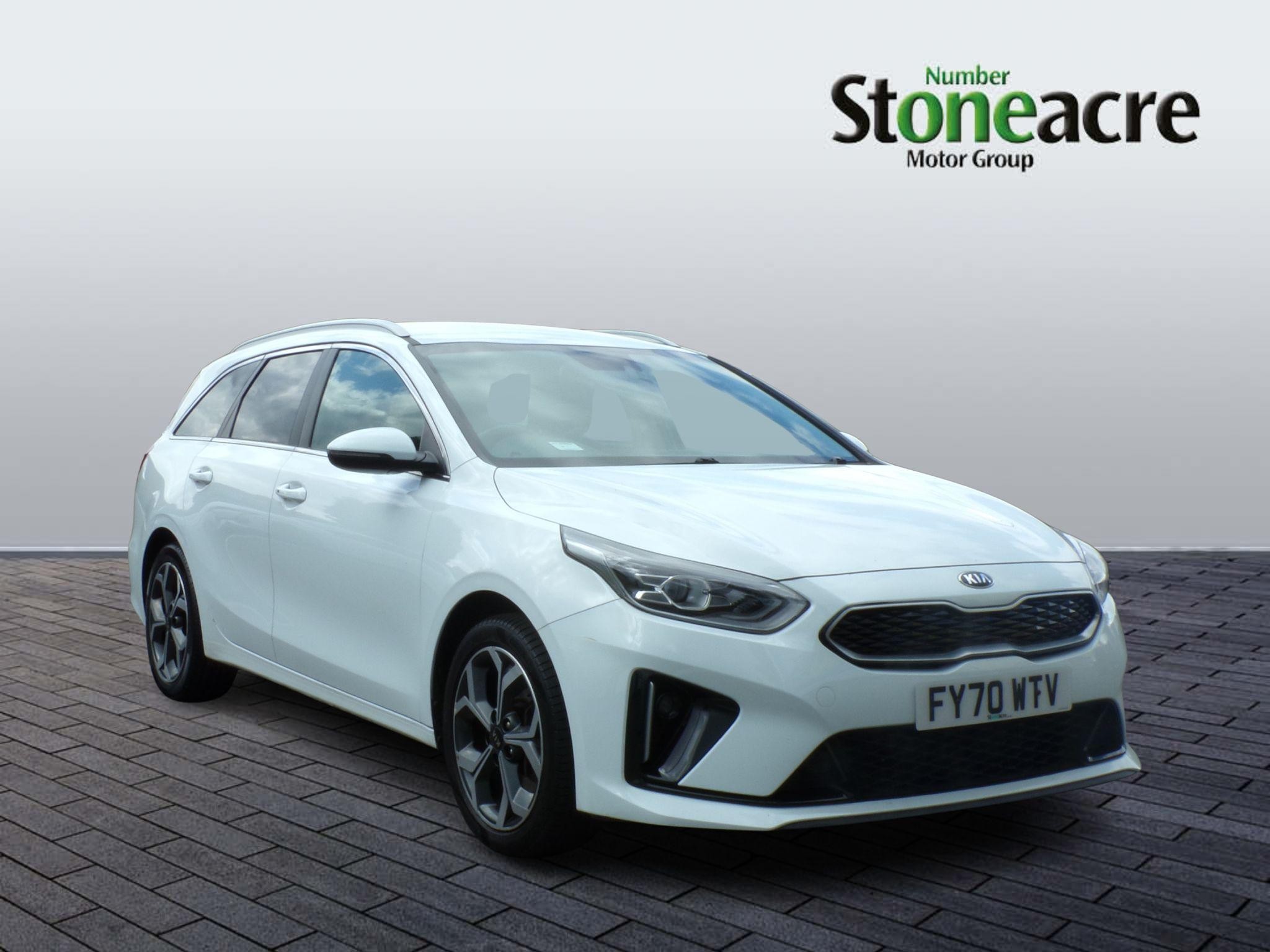 Main listing image - Kia Ceed SW