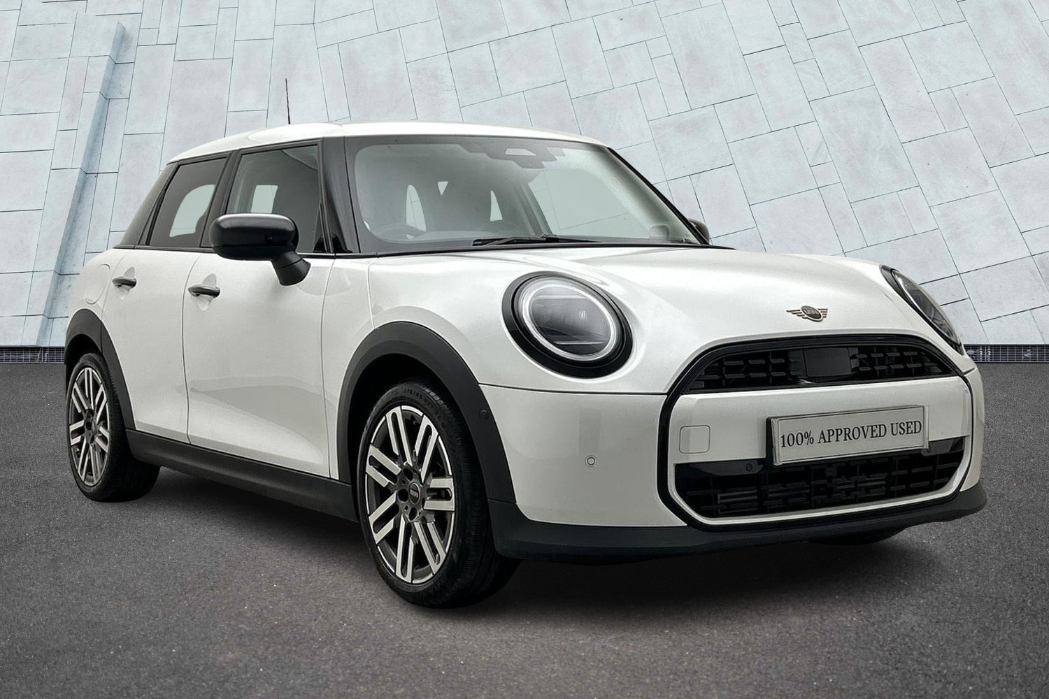 Main listing image - MINI Hatchback 5dr