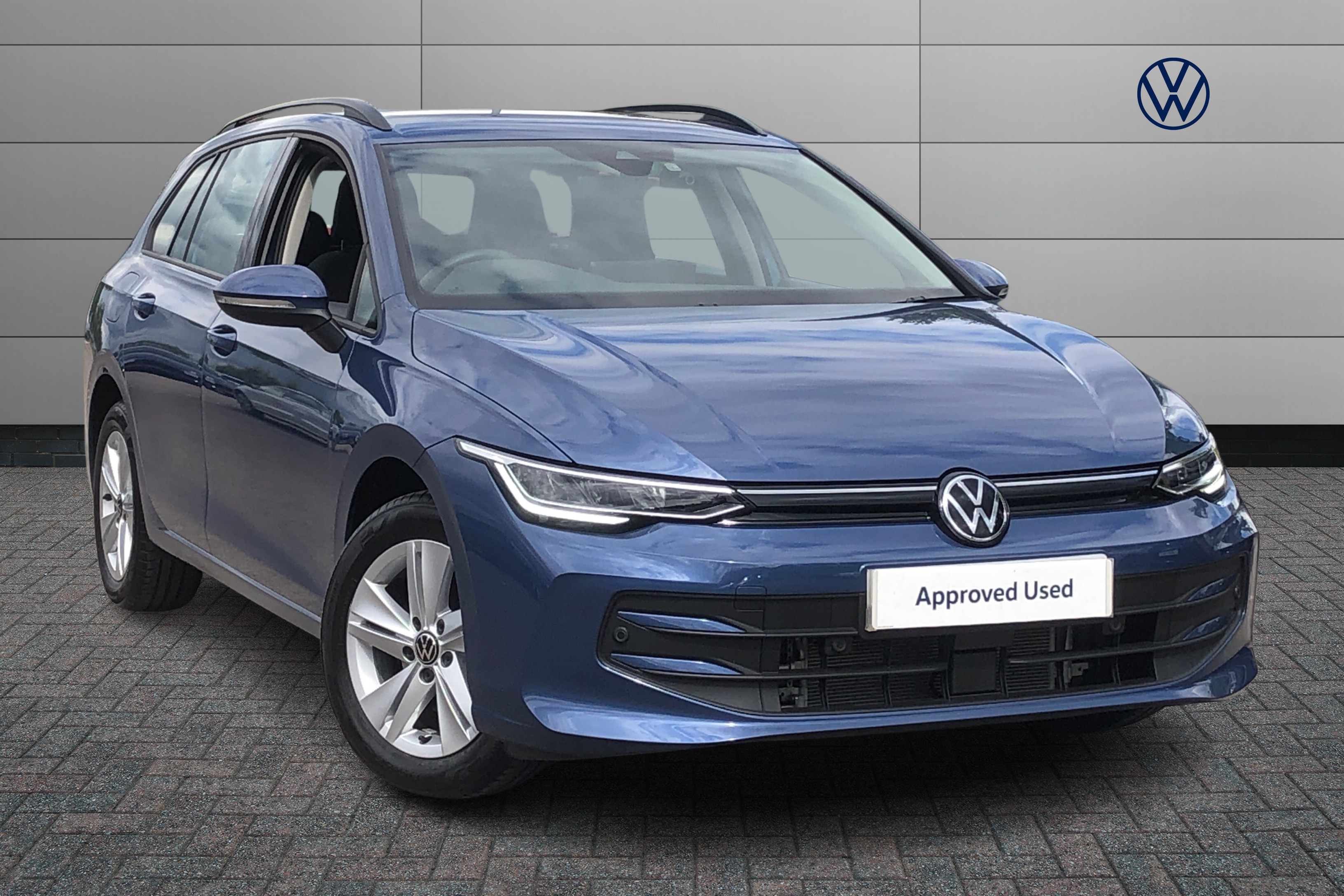 Main listing image - Volkswagen Golf Estate