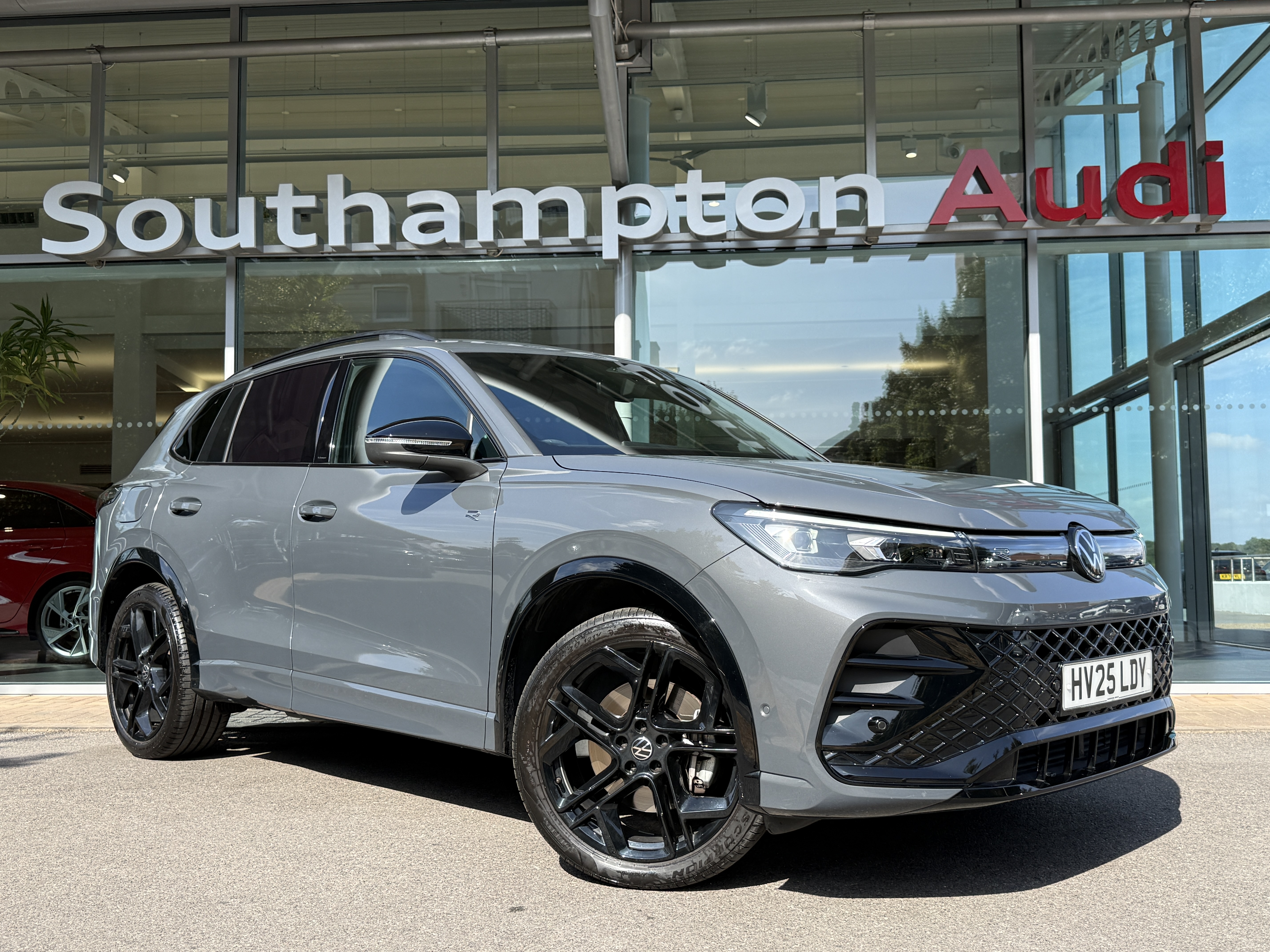 Main listing image - Volkswagen Tiguan