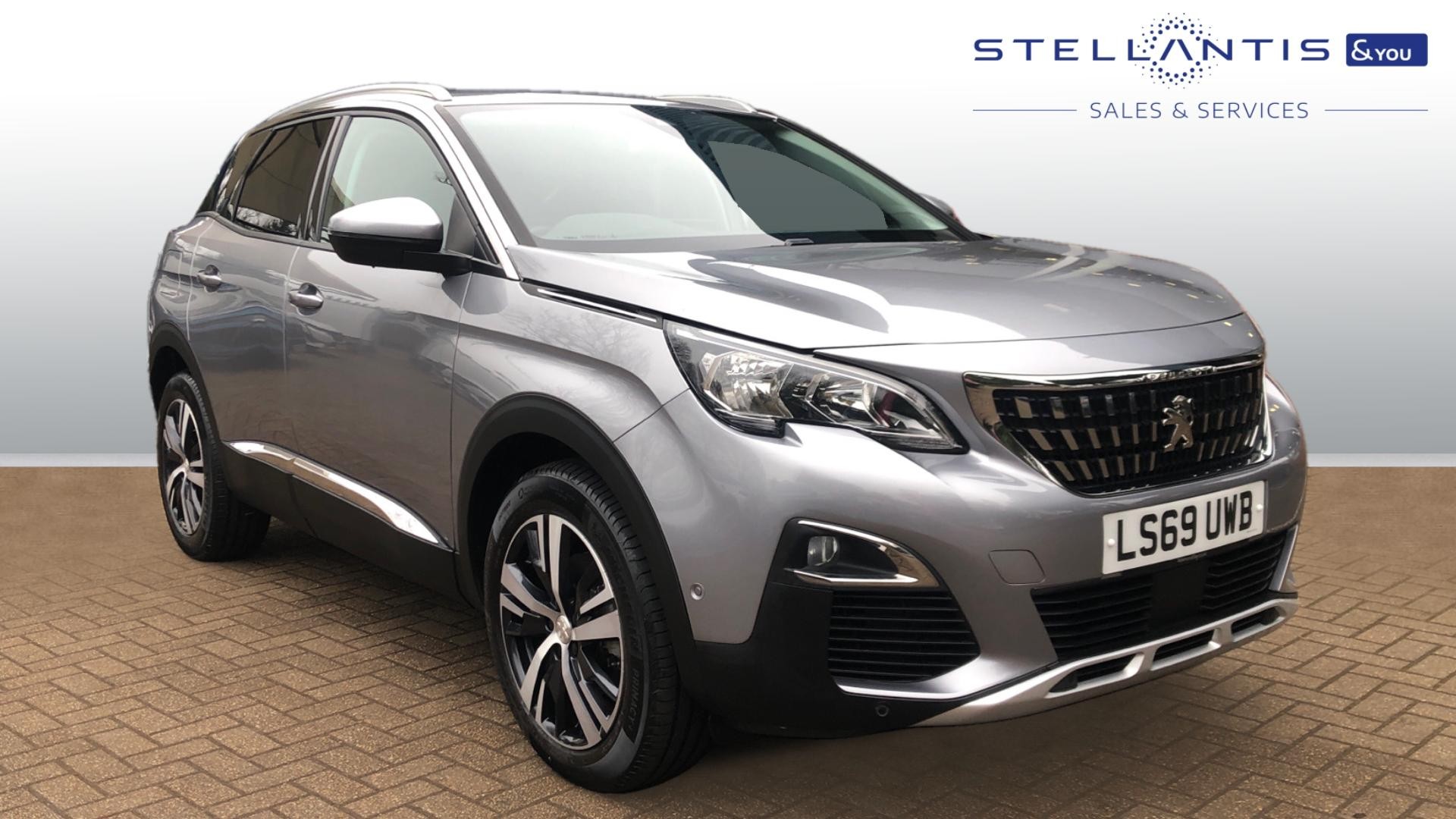 Main listing image - Peugeot 3008