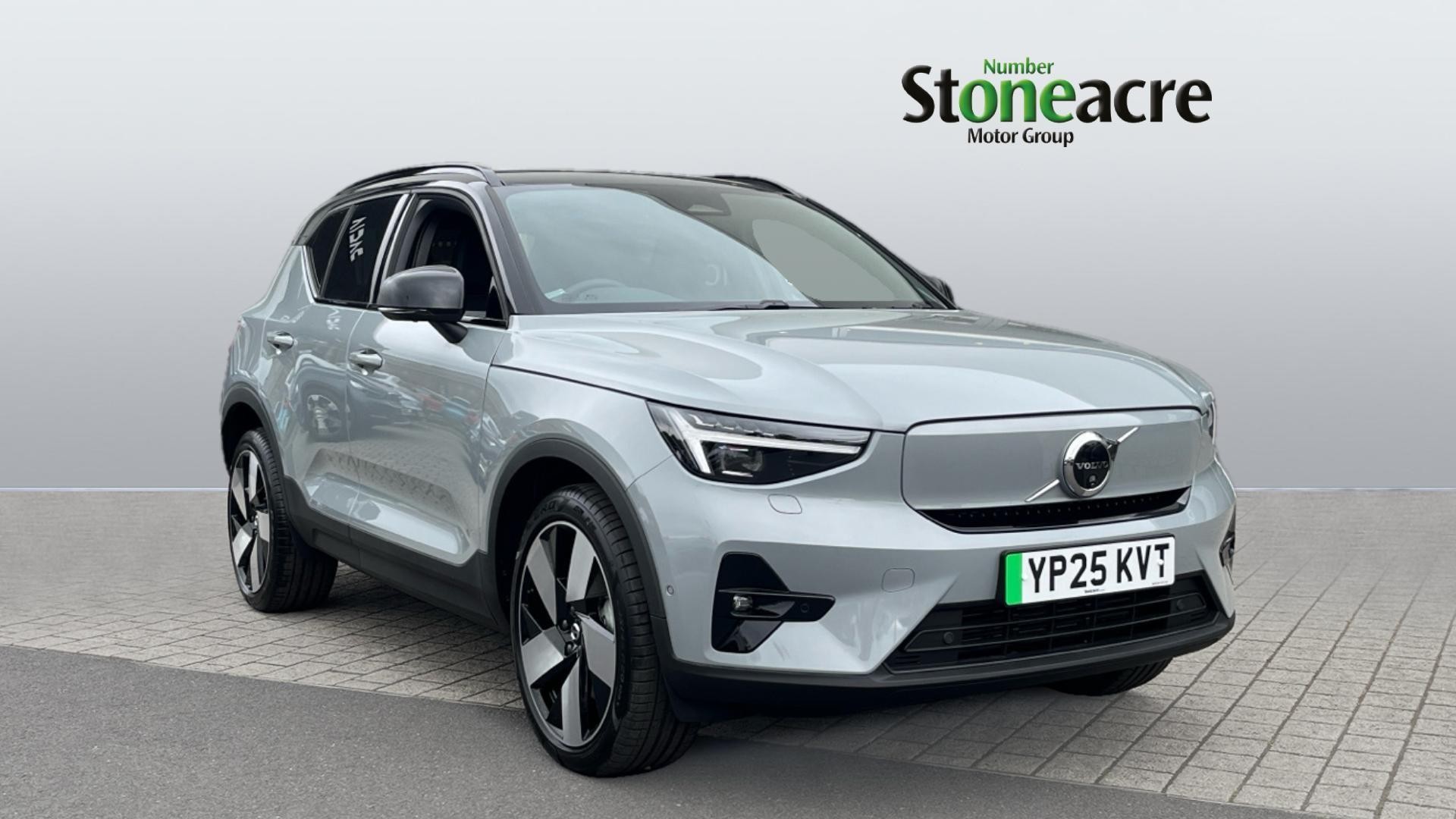 Main listing image - Volvo Ex40