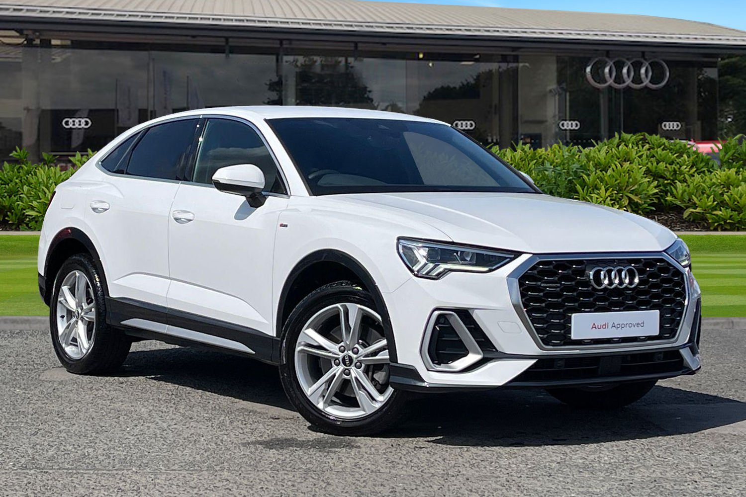 Main listing image - Audi Q3