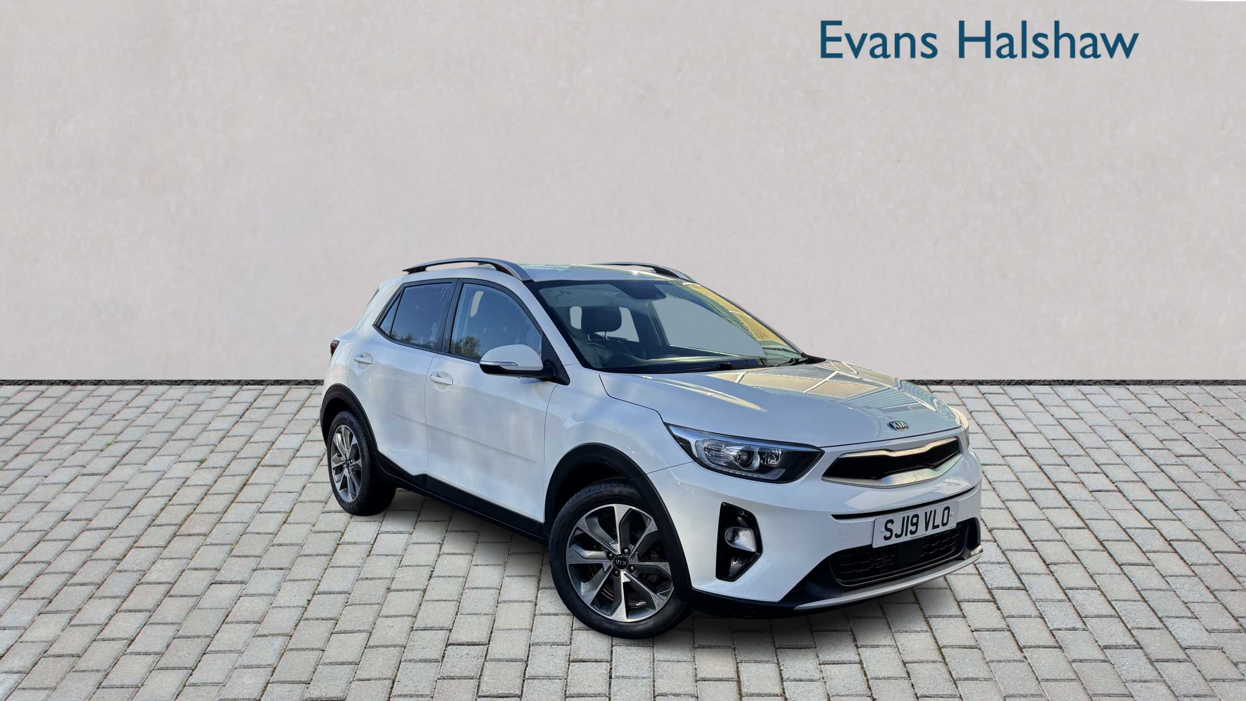 Main listing image - Kia Stonic