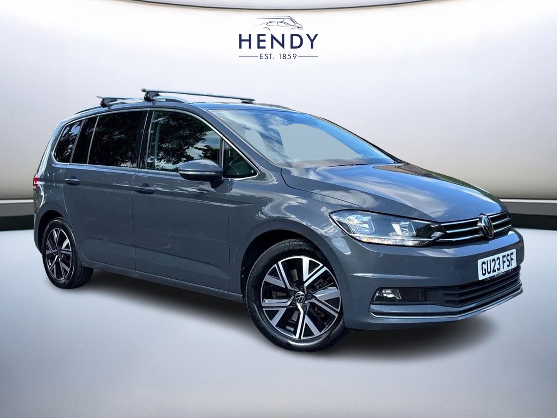 Main listing image - Volkswagen Touran
