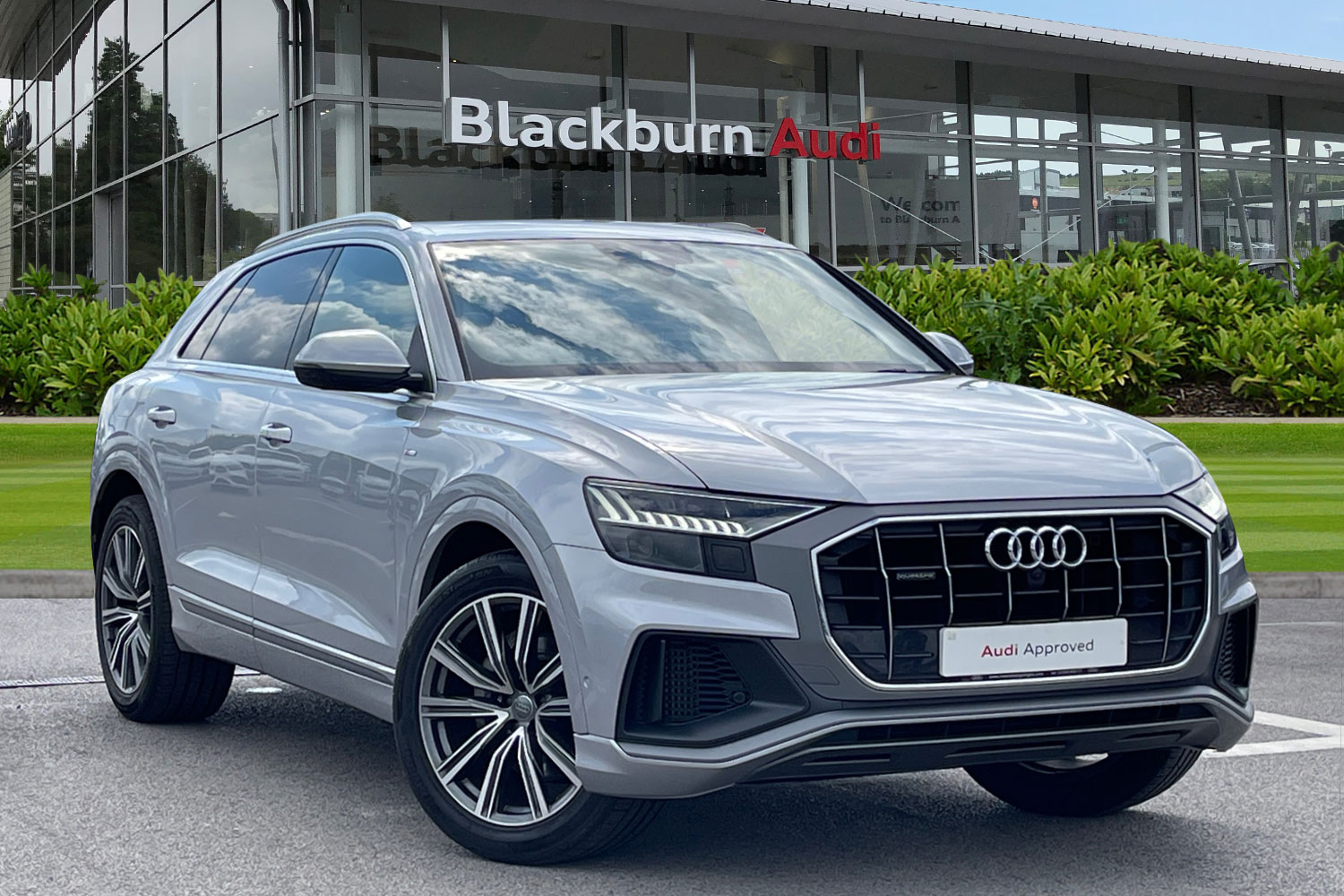 Main listing image - Audi Q8