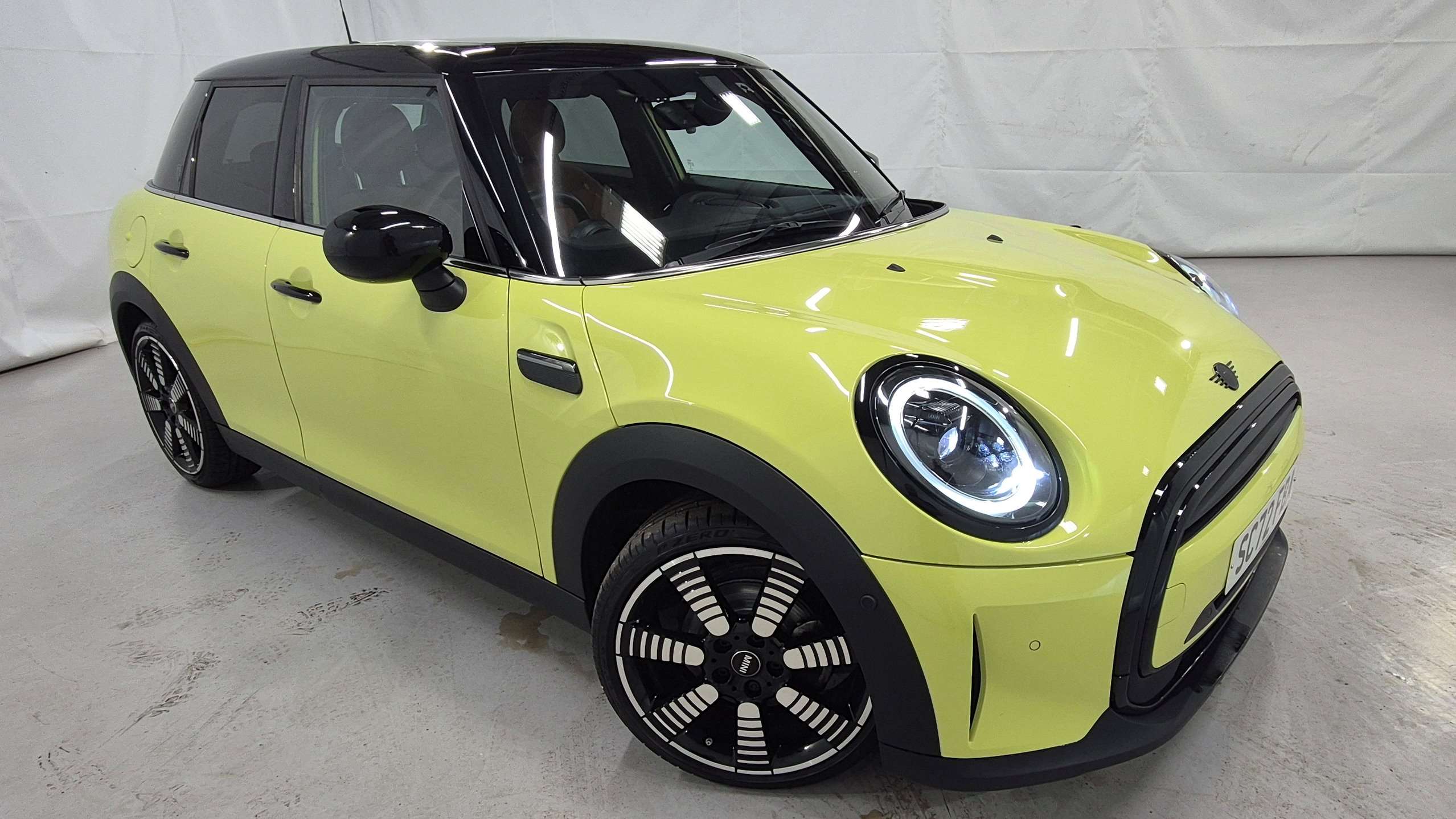 Main listing image - MINI Hatchback 5dr