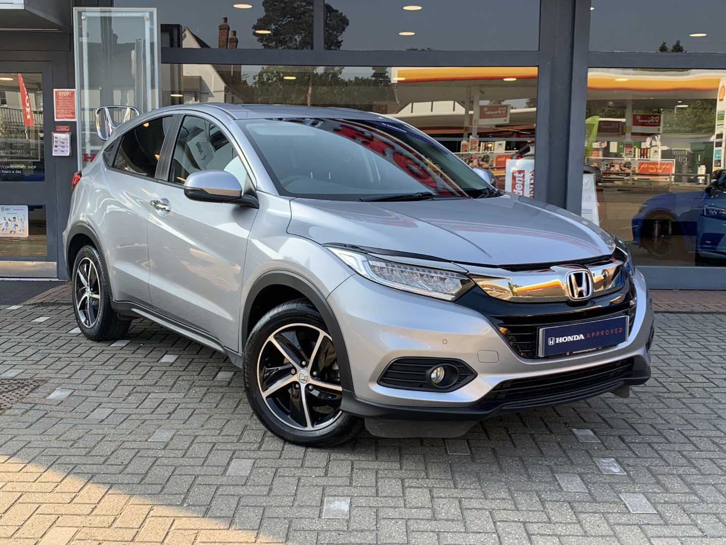 Main listing image - Honda HR-V