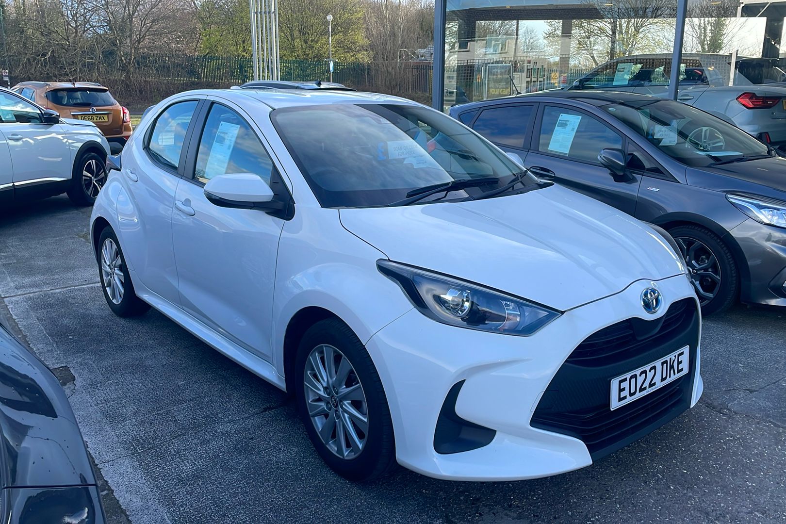 Main listing image - Toyota Yaris