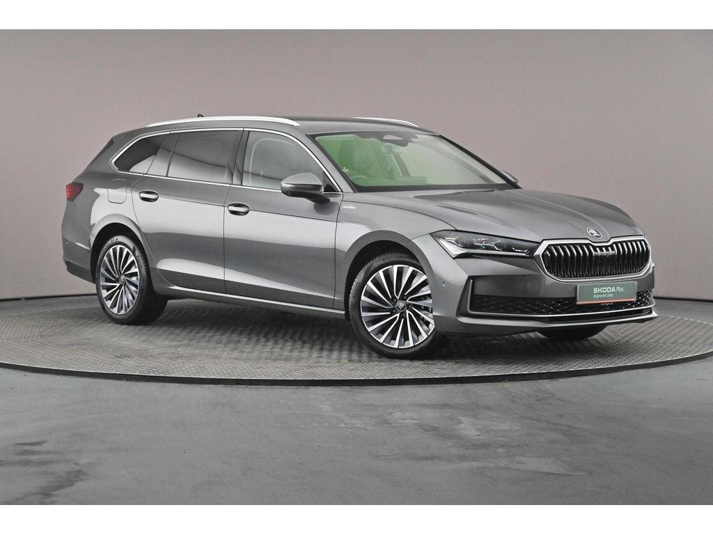 Main listing image - Skoda Superb Estate