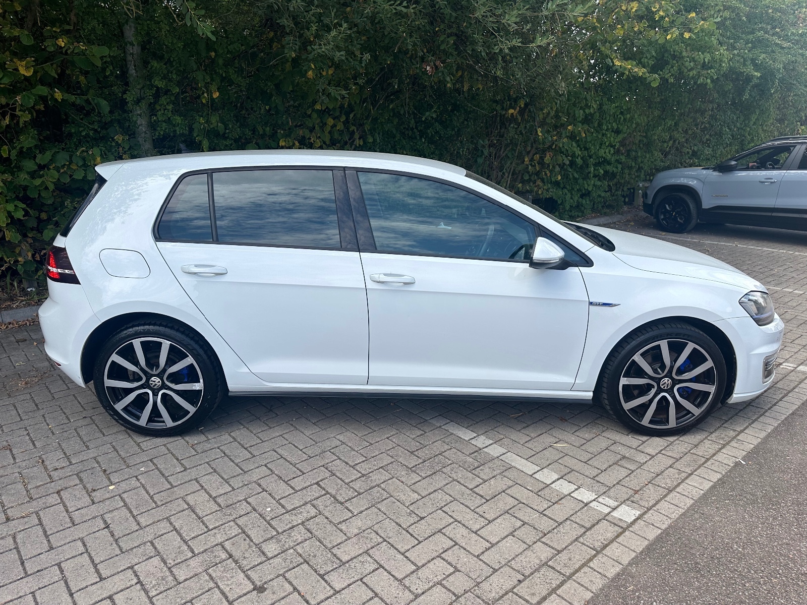 Main listing image - Volkswagen Golf