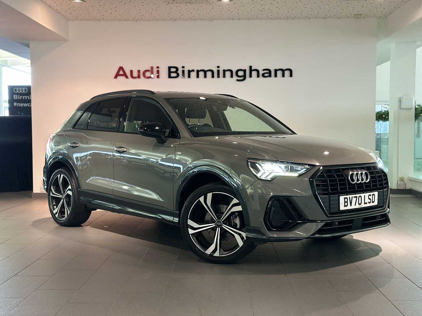 Main listing image - Audi Q3