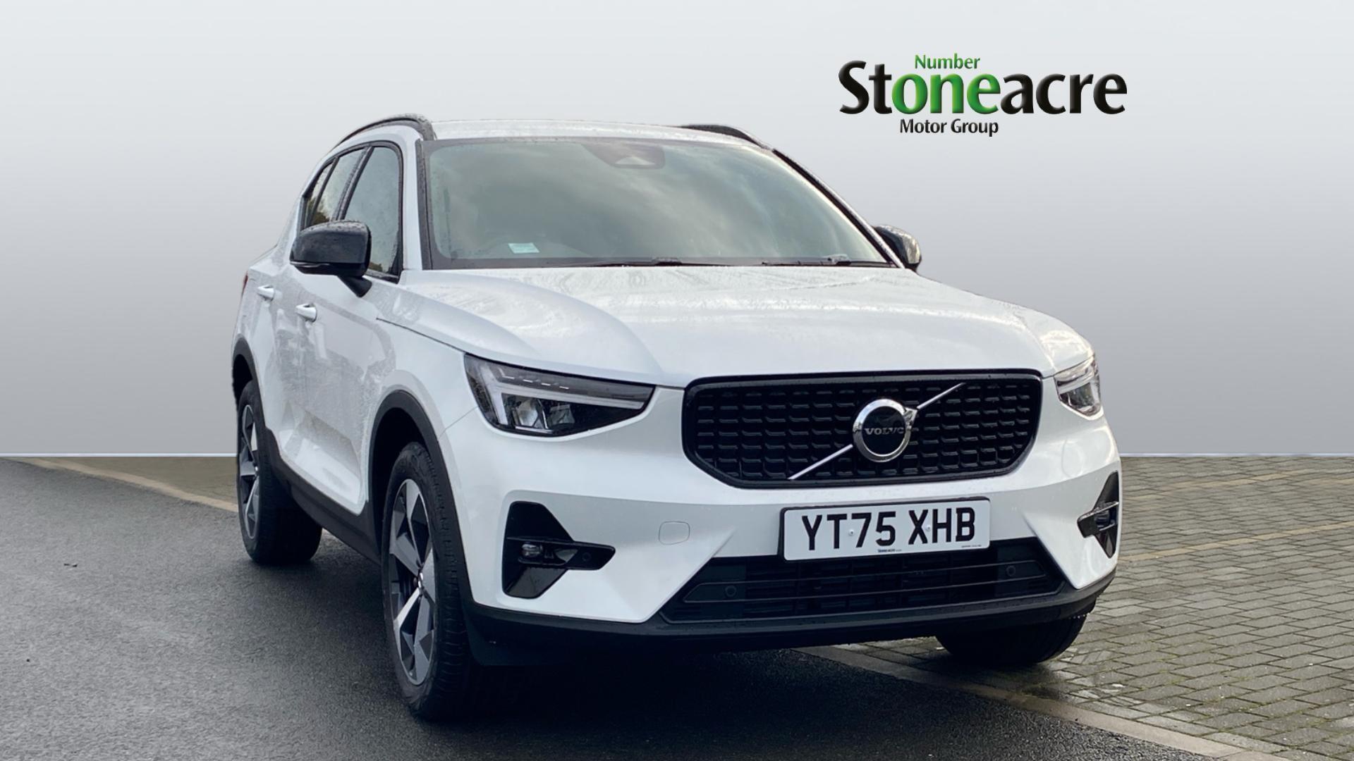 Main listing image - Volvo XC40