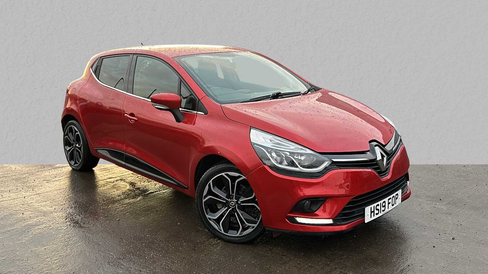 Main listing image - Renault Clio