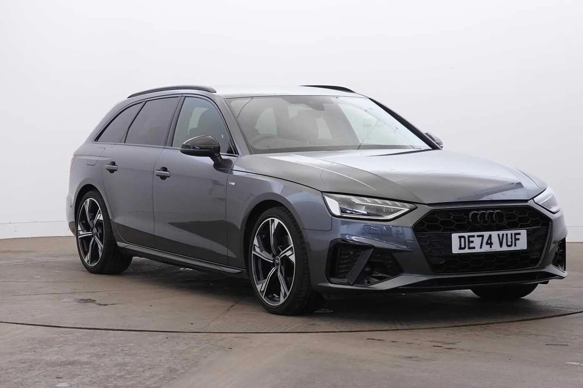 Main listing image - Audi A4 Avant