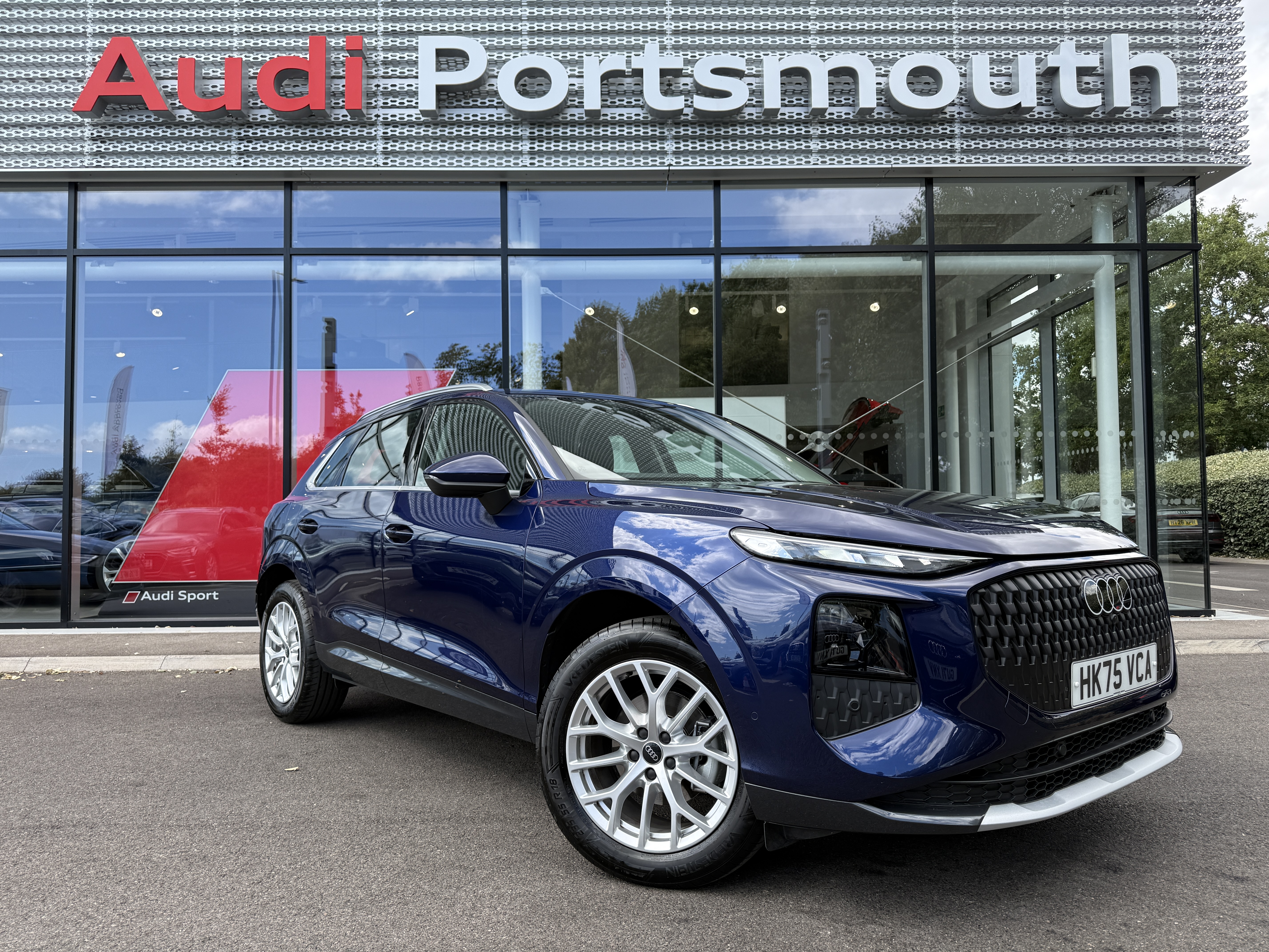 Main listing image - Audi Q3