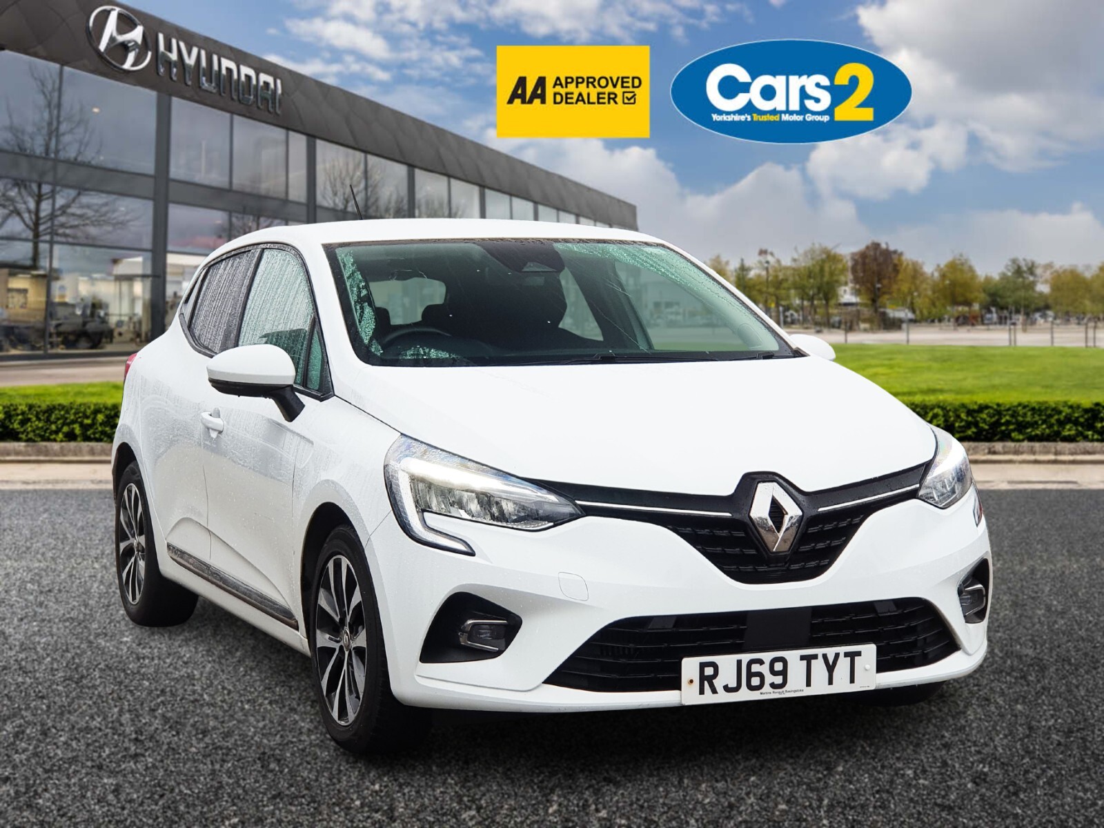 Main listing image - Renault Clio