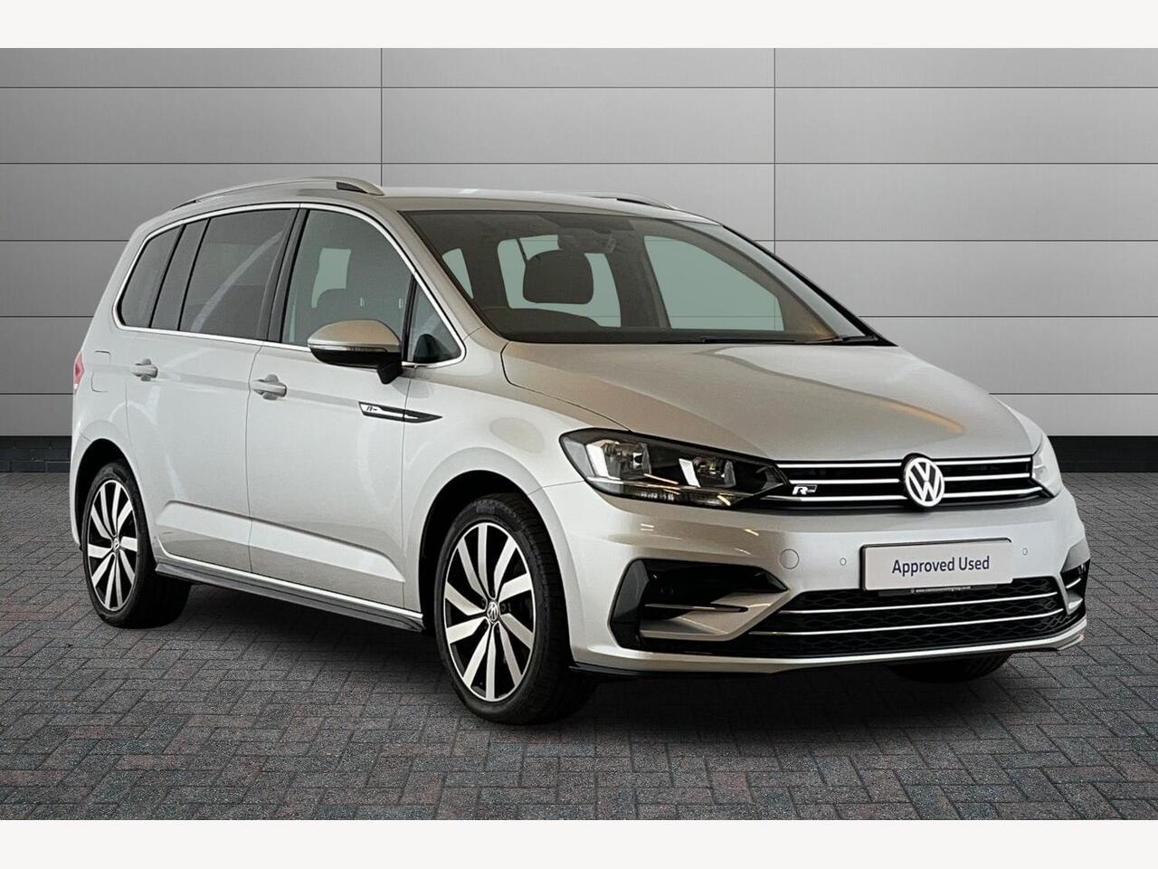 Main listing image - Volkswagen Touran